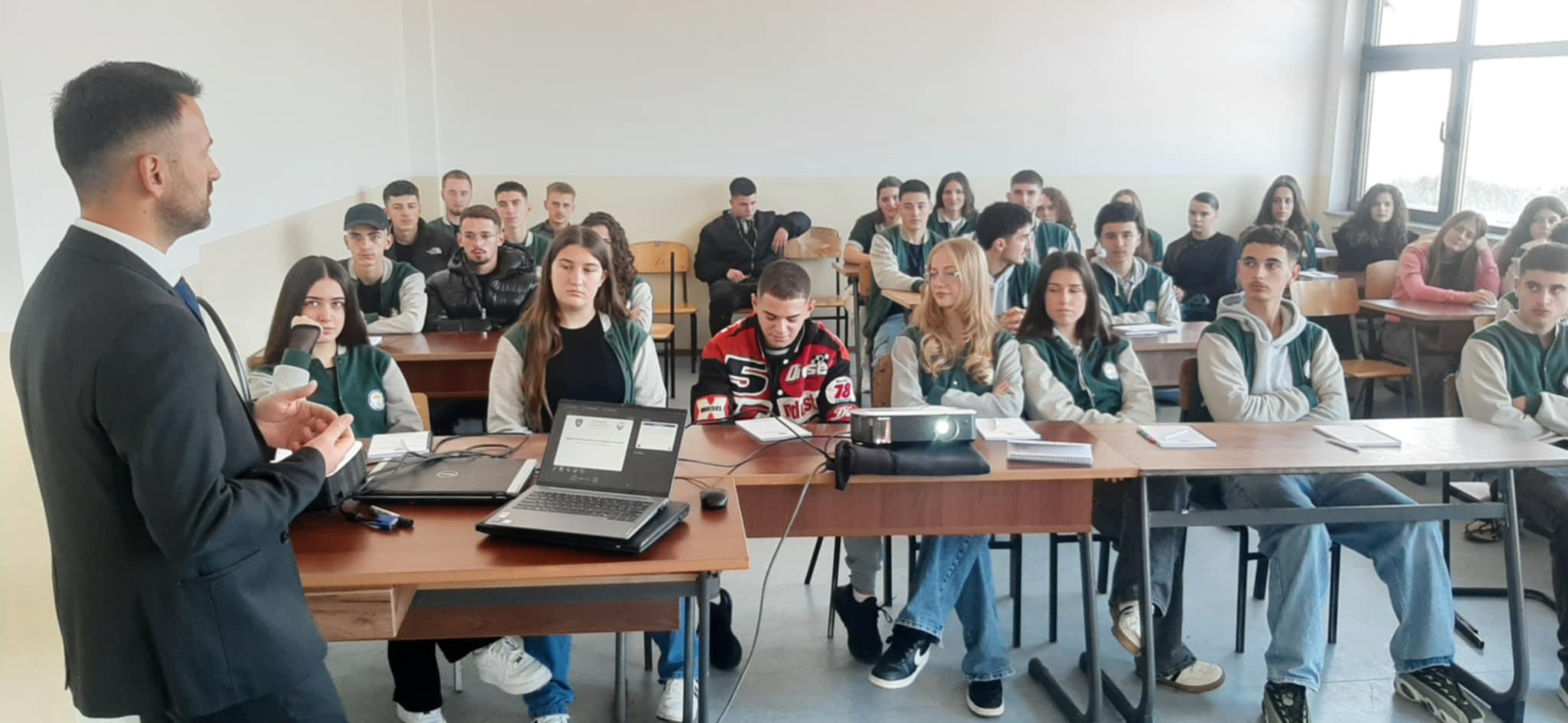 Gjimnazistët e Ferizajt në fokus të edukimit për ndershmëri, integritet dhe shoqëri pa korrupsion