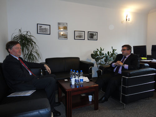 Z Preteni priti ambasadorin holandez në Prishtinë Robert Bosch